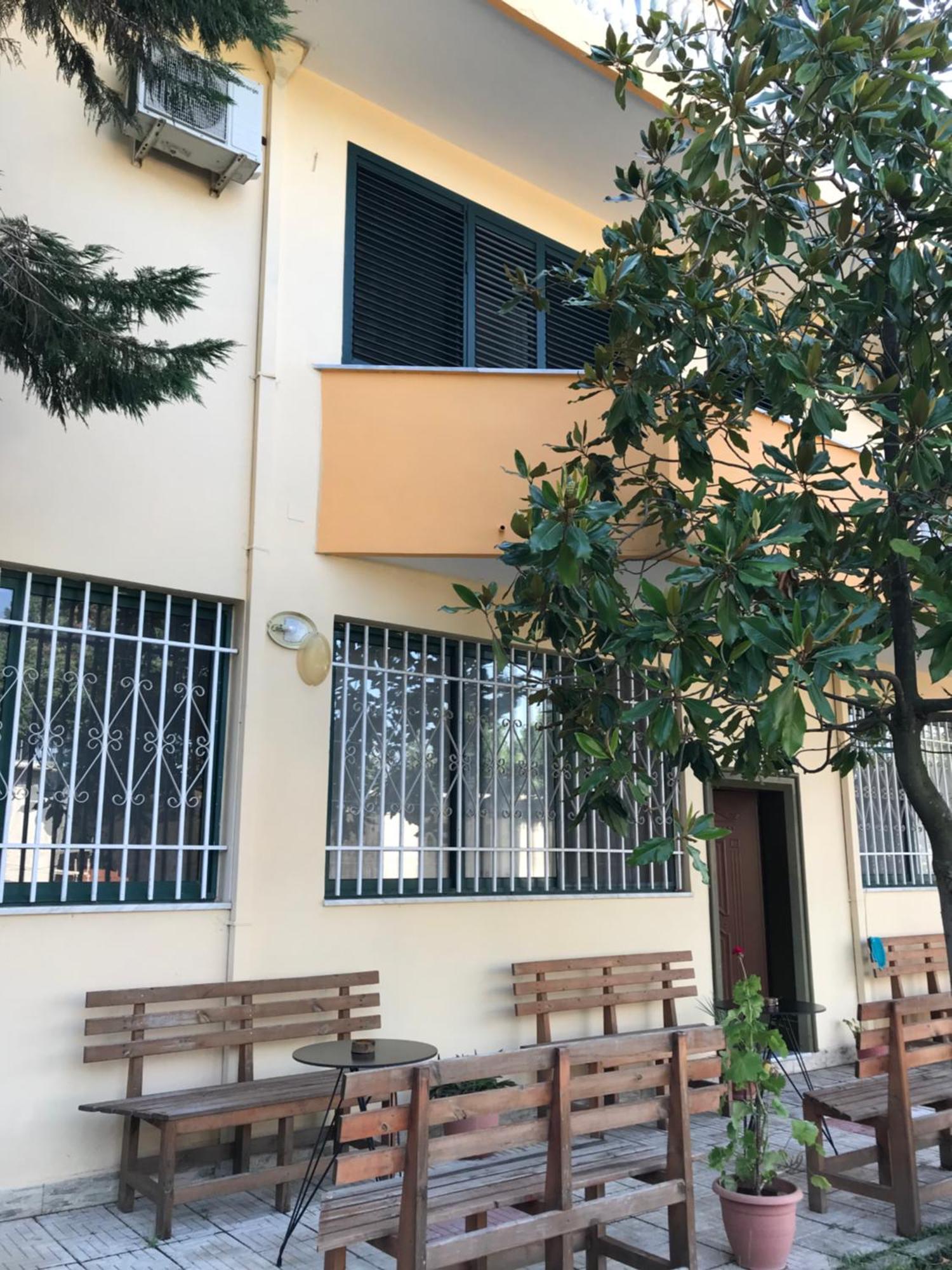 Sunrise Guest House Shkodër Екстериор снимка